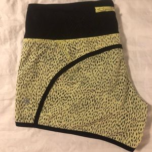 NWOT Size 8 Lululemon Run Times Shorts 4”